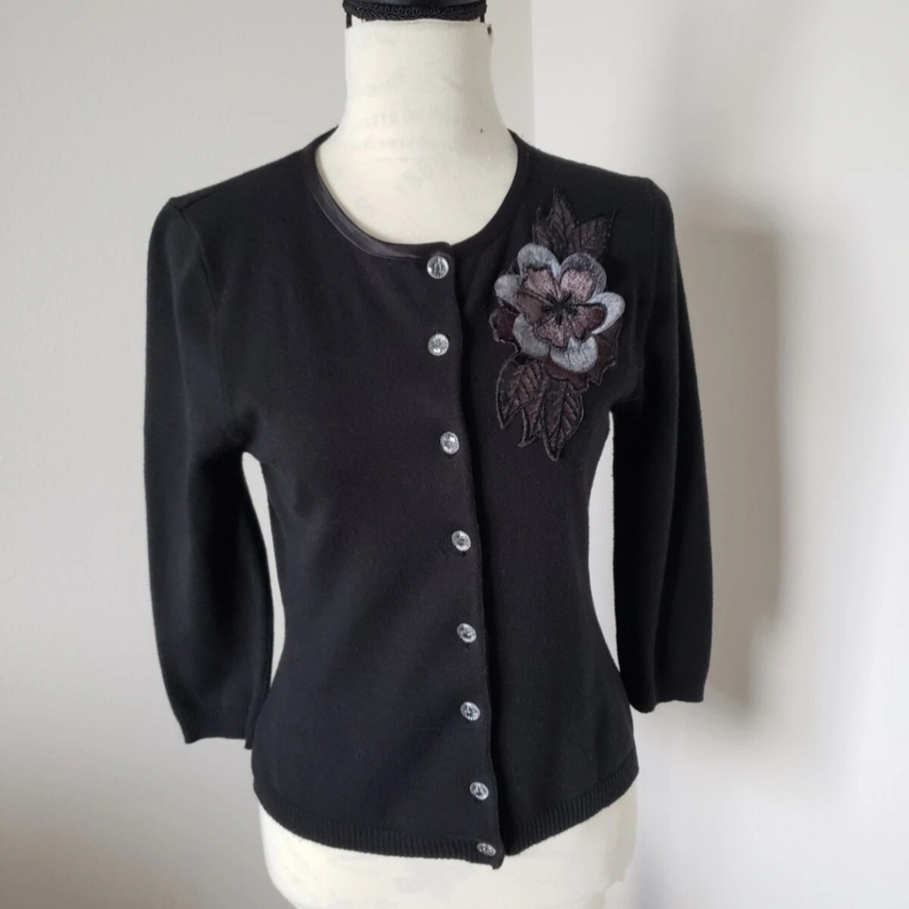 🖤Heart Soul elegant Black cardigan with flower embrodery size XS 🖤